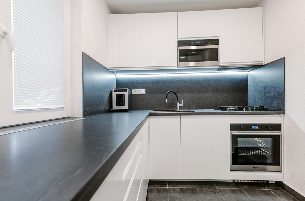ZNÍŽENÁ CENA – LUXUSNÝ 2-izbový byt s balkónom, v centre LC
